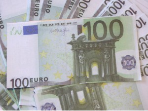 Сувенірні гроші 100 євро